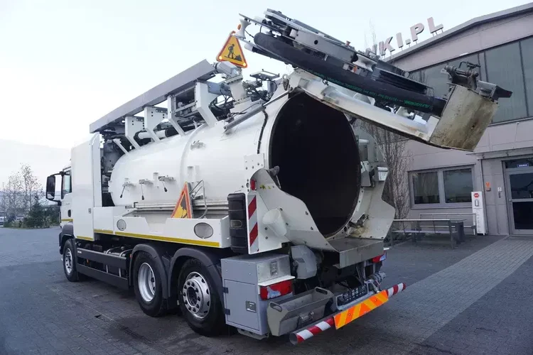 MAN TGM 26.340 / Zabudowa WUKO Rivard 11.8 m3 / 120 tys. km / oś skrętna zdjęcie 7