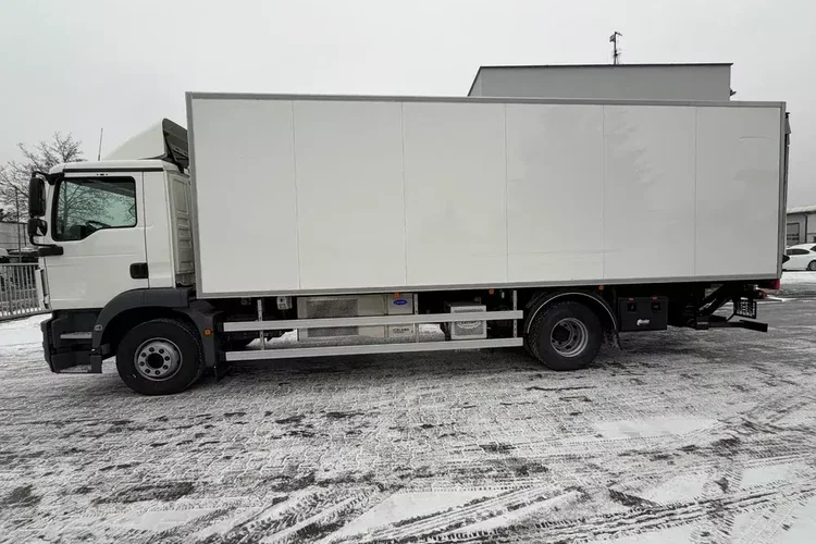 MAN TGM 15.250 CHŁODNIA zdjęcie 3