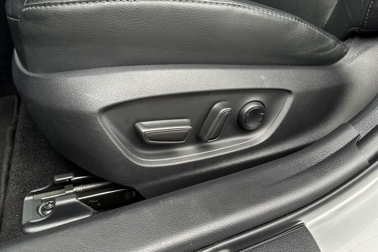 Toyota Camry 2.5 HSD 218KM EXECUTIVE, gwarancja, FV23% zdjęcie 23