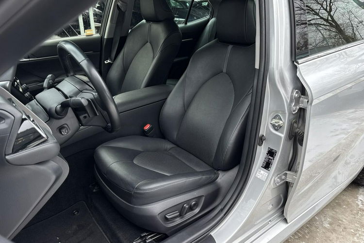 Toyota Camry 2.5 HSD 218KM EXECUTIVE, gwarancja, FV23% zdjęcie 35
