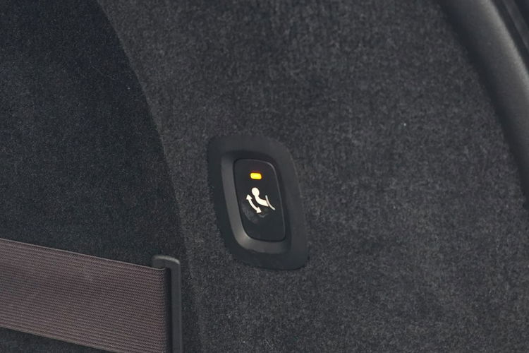 V90 Volvo V90 2.0 D3 Momentum Pro Diesel 150KM zdjęcie 35