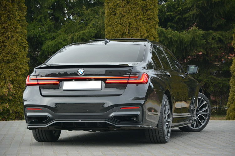 740 BMW Seria 7 G11/12 3.0 Hybryda 386KM M-PAKIET zdjęcie 14