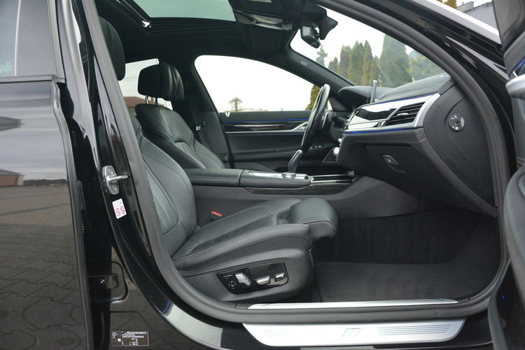 740 BMW Seria 7 G11/12 3.0 Hybryda 386KM M-PAKIET zdjęcie 25