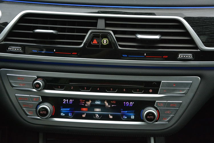 740 BMW Seria 7 G11/12 3.0 Hybryda 386KM M-PAKIET zdjęcie 29