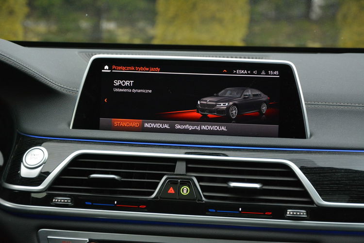 740 BMW Seria 7 G11/12 3.0 Hybryda 386KM M-PAKIET zdjęcie 32