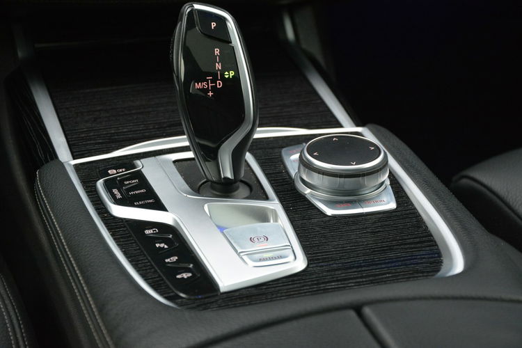 740 BMW Seria 7 G11/12 3.0 Hybryda 386KM M-PAKIET zdjęcie 33