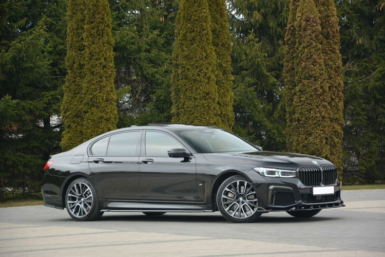 740 BMW Seria 7 G11/12 3.0 Hybryda 386KM M-PAKIET zdjęcie 9