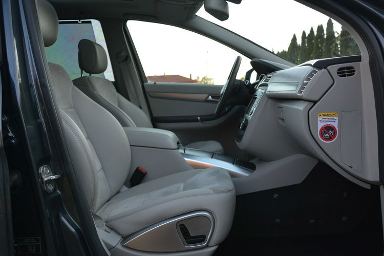 R 350 Mercedes-Benz Klasa R 3.0 Diesel 190KM 300 CDI 7G-TRONIC DPF zdjęcie 31