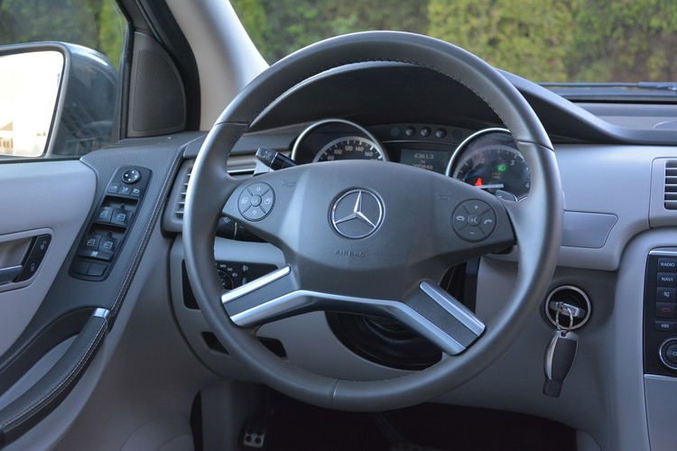R 350 Mercedes-Benz Klasa R 3.0 Diesel 190KM 300 CDI 7G-TRONIC DPF zdjęcie 32