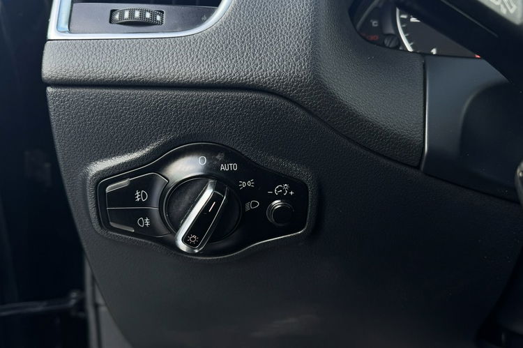 Audi Q5 3.0TDI 240KM 4x4 S Line Skóry Bi xenon Navi MMI Grzane fotele HAK zdjęcie 15