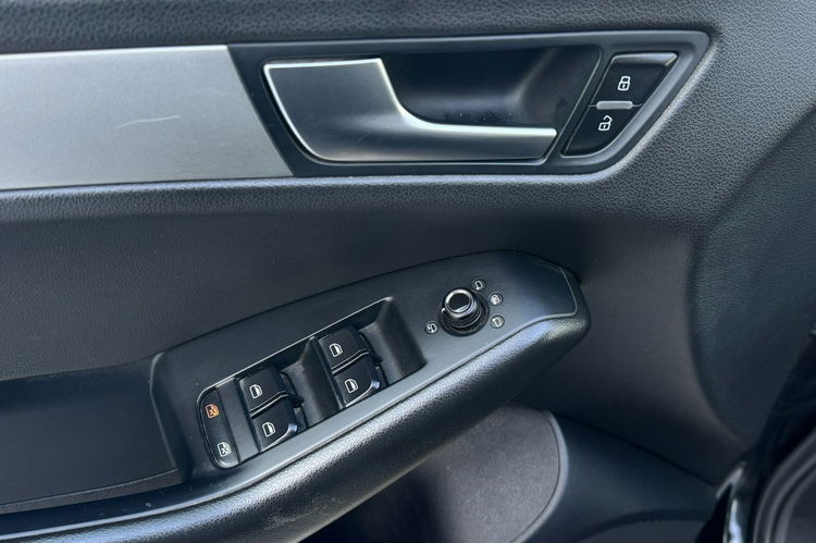 Audi Q5 3.0TDI 240KM 4x4 S Line Skóry Bi xenon Navi MMI Grzane fotele HAK zdjęcie 9