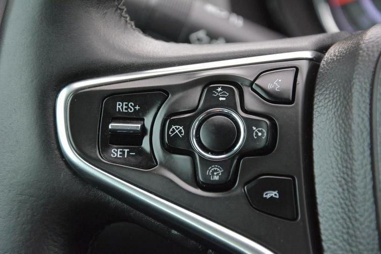 Opel Insignia Lift bi-Xenon Led Navi Kamera FrontAsist Asyst. Pasa BLIS Alu18' ASO zdjęcie 33