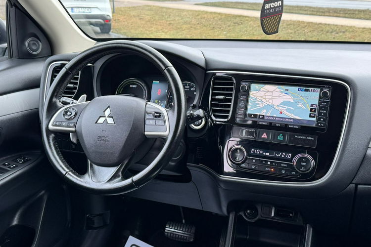 Mitsubishi Outlander Hybryda PLUG-IN BDB stan zdjęcie 19
