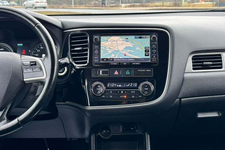Mitsubishi Outlander Hybryda PLUG-IN BDB stan zdjęcie 21