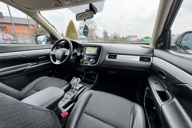 Mitsubishi Outlander Hybryda PLUG-IN BDB stan zdjęcie 25