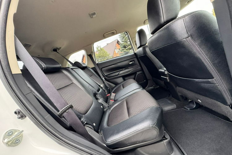 Mitsubishi Outlander Hybryda PLUG-IN BDB stan zdjęcie 27