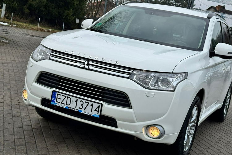 Mitsubishi Outlander Hybryda PLUG-IN BDB stan zdjęcie 3