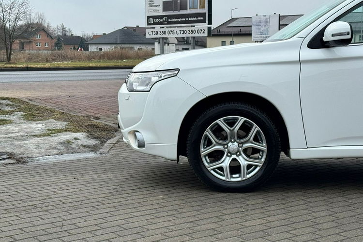 Mitsubishi Outlander Hybryda PLUG-IN BDB stan zdjęcie 9
