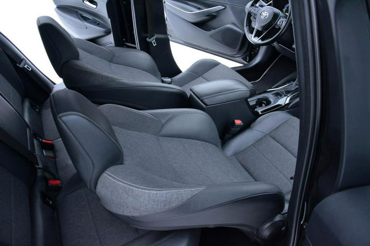 Toyota Corolla Lift FullLed RadarAcc BLIS As.Pasa Navi Kamera KeylessGo Aso Alu17" zdjęcie 20