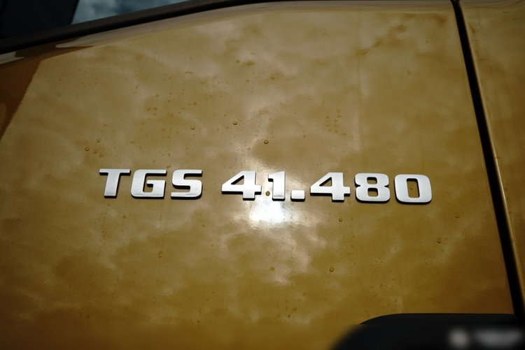 MAN TGS 41.480 / 8X6 / WYWROTKA / S1 - TYLNOZSYP / AUTOMAT / FABRYCZNIE NOWY / DOSTĘPNY OD RĘKI / BOGATE WYPOSAŻENIE / ZŁOTY METALIK / zdjęcie 33
