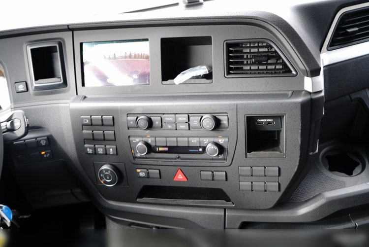 MAN TGS 41.480 / 8X6 / WYWROTKA / S1 - TYLNOZSYP / AUTOMAT / FABRYCZNIE NOWY / DOSTĘPNY OD RĘKI / BOGATE WYPOSAŻENIE / ZŁOTY METALIK / zdjęcie 41