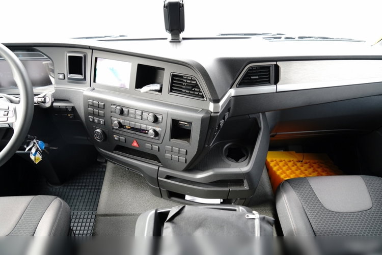 MAN TGS 41.480 / 8X6 / WYWROTKA / S1 - TYLNOZSYP / AUTOMAT / FABRYCZNIE NOWY / DOSTĘPNY OD RĘKI / BOGATE WYPOSAŻENIE / ZŁOTY METALIK / zdjęcie 42