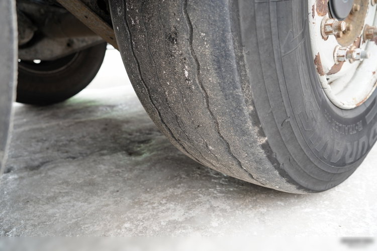 Wielton / WYWROTKA / 51 M3 / STALOWA / HARDOX /  OŚ PODNOSZONA / OSIE SAF  zdjęcie 16