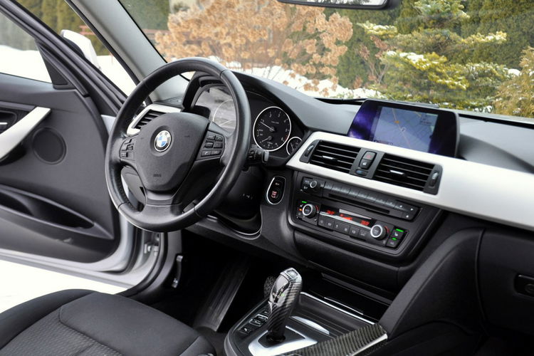BMW 320 2.0d(184KM) Duża Navi Automat Szyberdach 2xParktr I Wł Welur Alu16"ASO zdjęcie 25
