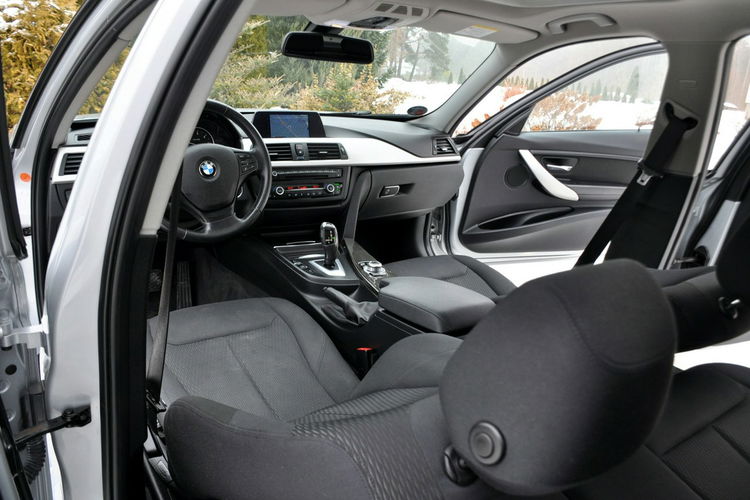 BMW 320 2.0d(184KM) Duża Navi Automat Szyberdach 2xParktr I Wł Welur Alu16"ASO zdjęcie 27