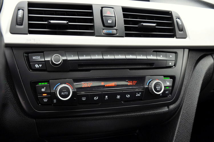 BMW 320 2.0d(184KM) Duża Navi Automat Szyberdach 2xParktr I Wł Welur Alu16"ASO zdjęcie 32