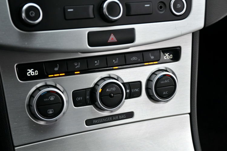 Volkswagen Passat 2.0TDI(140KM) Duża Navi Klimatronik El.Fotel Skóry Reling Alu17"ASO VW zdjęcie 33