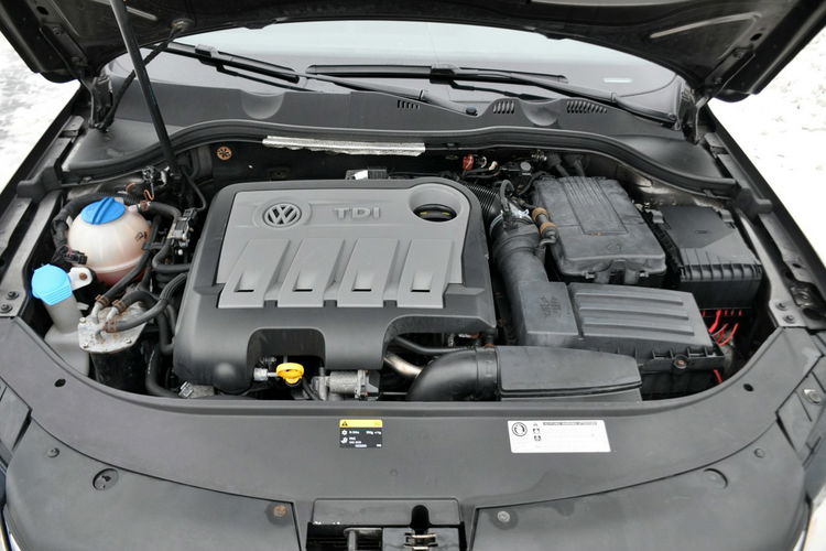 Volkswagen Passat 2.0TDI(140KM) Duża Navi Klimatronik El.Fotel Skóry Reling Alu17"ASO VW zdjęcie 39