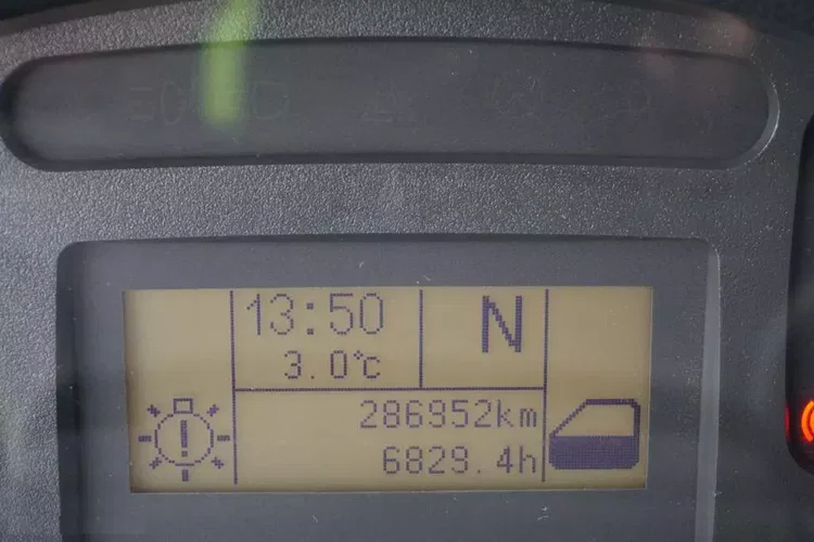 Iveco EUROCARGO / 180E30 / SKRZYNIOWY + HDS + WINDA / HYVA 911 / ROTATOR / PILOT zdjęcie 12