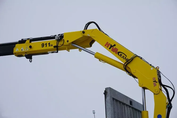 Iveco EUROCARGO / 180E30 / SKRZYNIOWY + HDS + WINDA / HYVA 911 / ROTATOR / PILOT zdjęcie 22