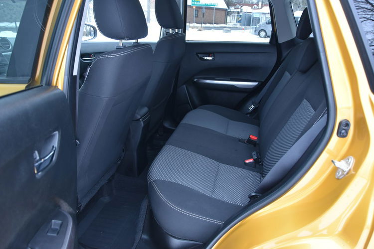 Suzuki Vitara 1.5 Hybrid 117KM AUTOMAT 2022r. Polski SALON Kamera LED Climatronic zdjęcie 15
