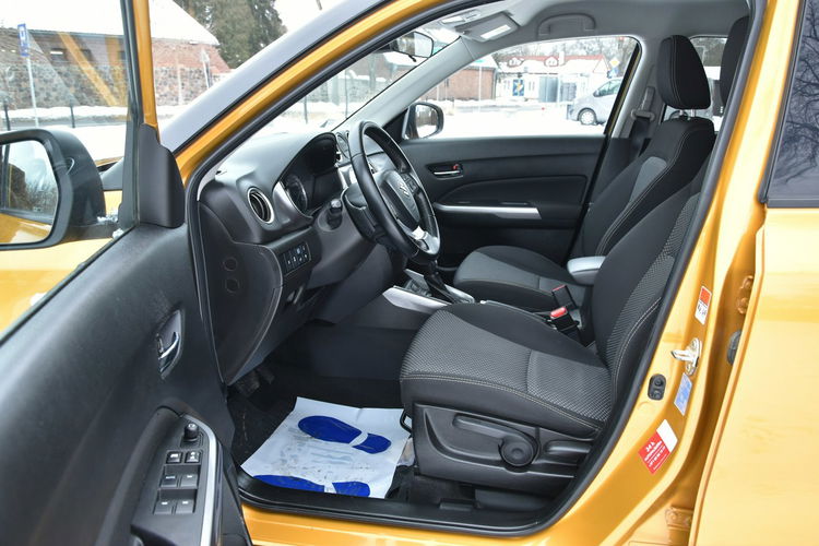 Suzuki Vitara 1.5 Hybrid 117KM AUTOMAT 2022r. Polski SALON Kamera LED Climatronic zdjęcie 17