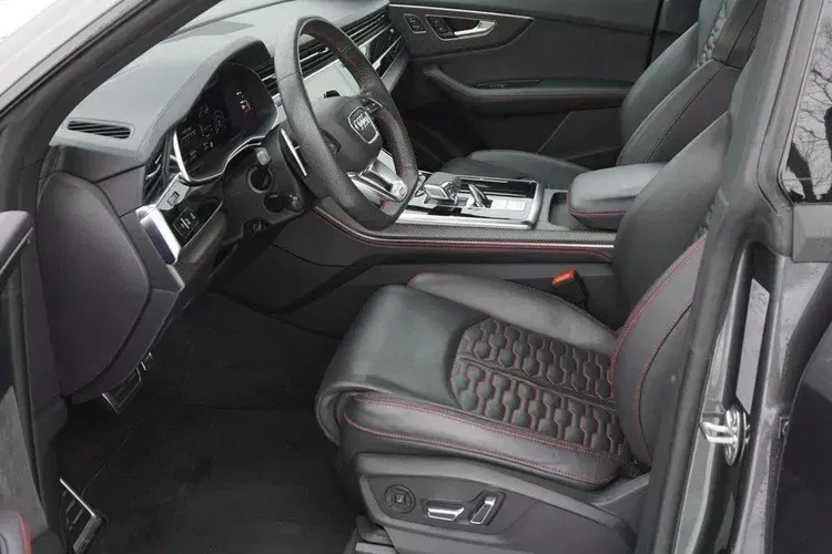 Audi rs-q8 zdjęcie 9