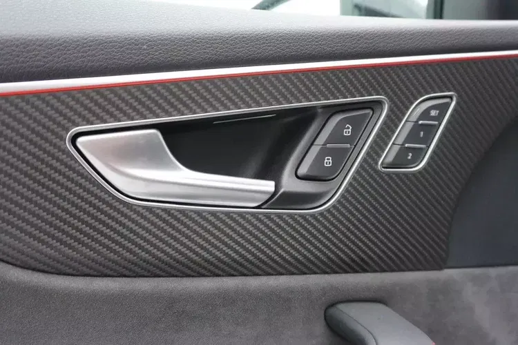 Audi rs-q8 zdjęcie 20