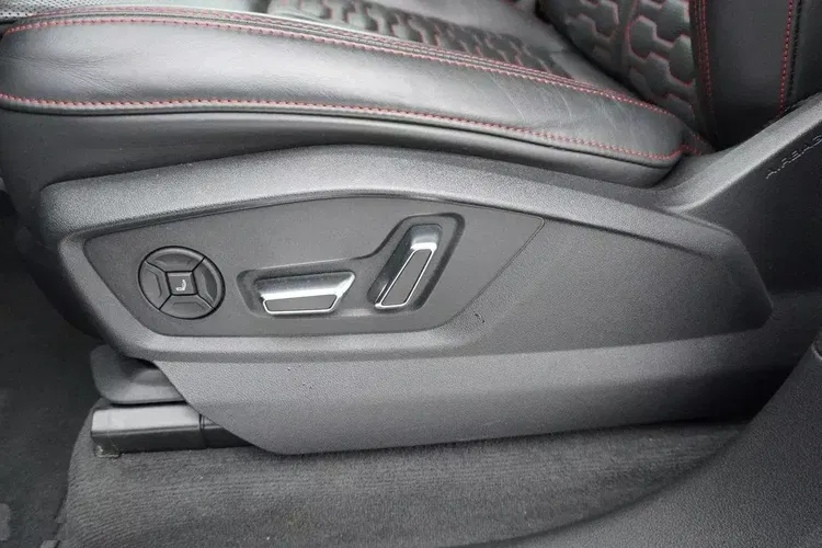 Audi rs-q8 zdjęcie 22