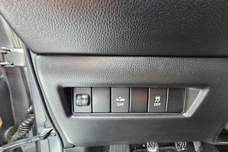 Suzuki Swift Grzane fotele, tempomat, kamera zdjęcie 24