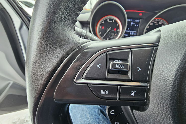 Suzuki Swift Grzane fotele, tempomat, kamera zdjęcie 29