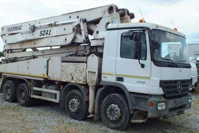 Mercedes Actros 4144 8x4/4 / Pompa do betonu SERMAC 5Z41 SCL150 / 1900 MTH / 2 osie skrętne zdjęcie 3