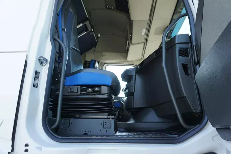 Volvo / FH / 460 / I – SAVE / XL / EURO 6 / ACC / I -COOL / NOWY MODEL zdjęcie 37