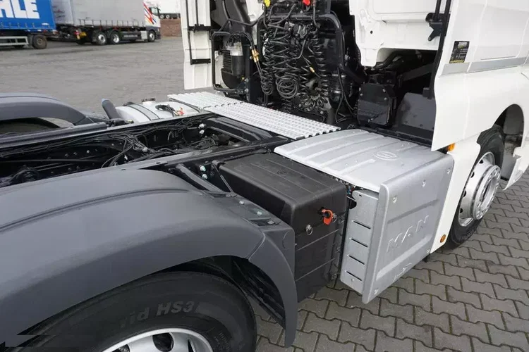 MAN TGX / 26.510 / E 6 / ACC / PUSHER / RETARDER / OŚ SKRĘTNA / DMC 68 000 KG zdjęcie 14