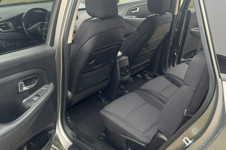 Kia Carens 1.6 Benz 135KM z Niemiec KAMERA Podgrz. Kierownica, Pełen SERWIS ASO zdjęcie 21
