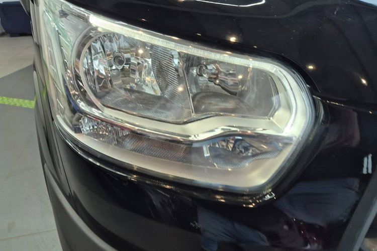 Transit Custom Ford Transit 2.0 TDCi / 9 miejsc / Rampa dla inwalidów zdjęcie 16