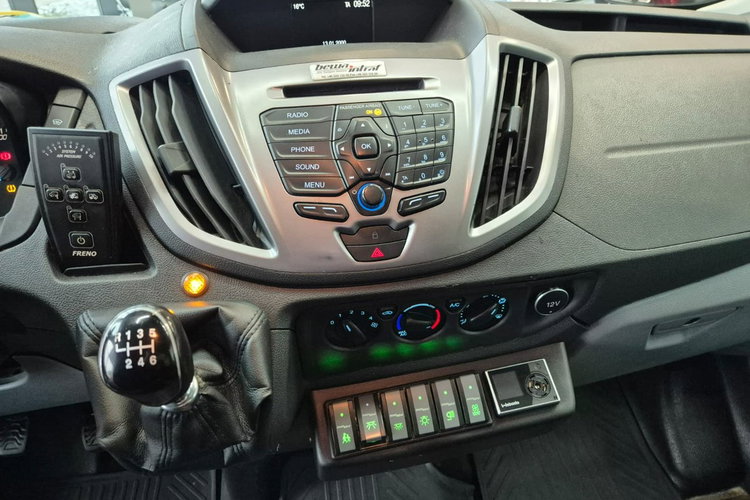 Transit Custom Ford Transit 2.0 TDCi / 9 miejsc / Rampa dla inwalidów zdjęcie 24