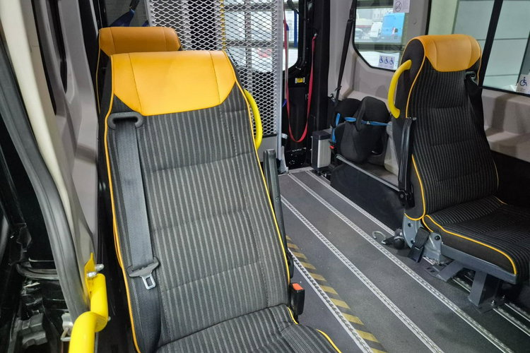 Transit Custom Ford Transit 2.0 TDCi / 9 miejsc / Rampa dla inwalidów zdjęcie 32