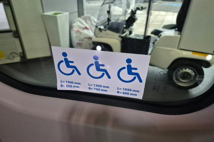 Transit Custom Ford Transit 2.0 TDCi / 9 miejsc / Rampa dla inwalidów zdjęcie 36