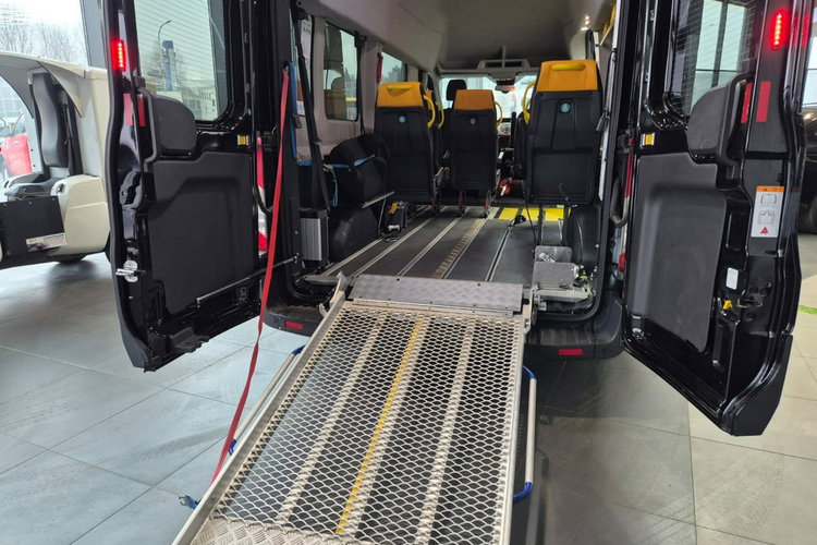 Transit Custom Ford Transit 2.0 TDCi / 9 miejsc / Rampa dla inwalidów zdjęcie 40